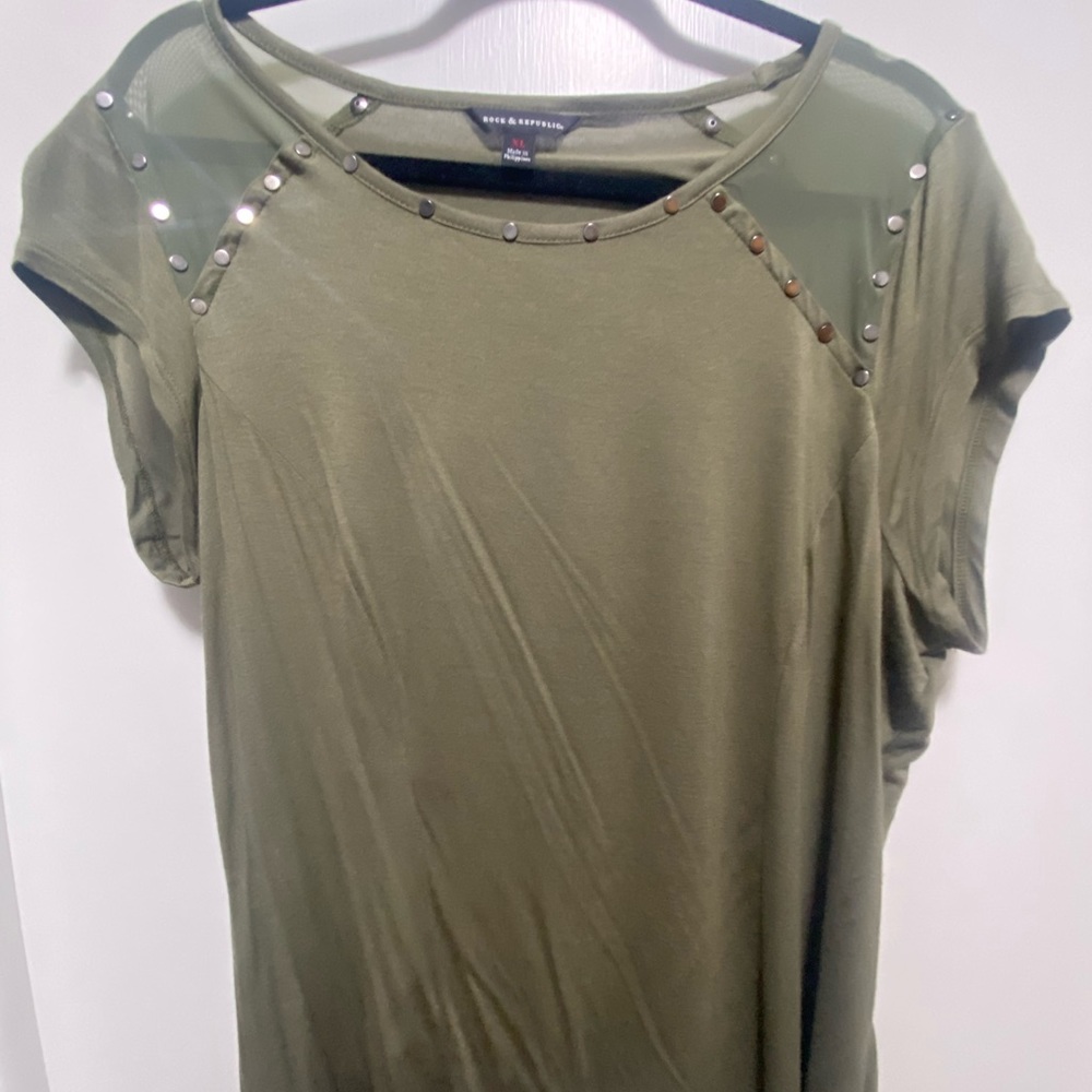 Rock and republic green tee. XL.